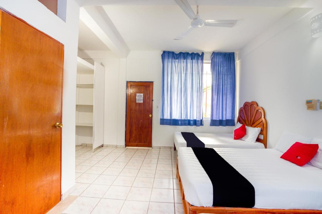 Hotel Adelita 지와타네호 외부 사진