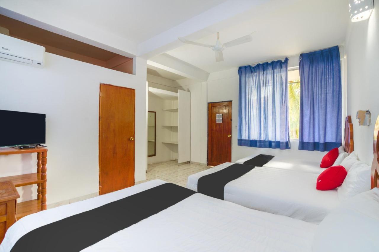 Hotel Adelita 지와타네호 외부 사진