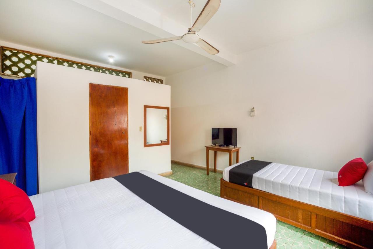 Hotel Adelita 지와타네호 외부 사진