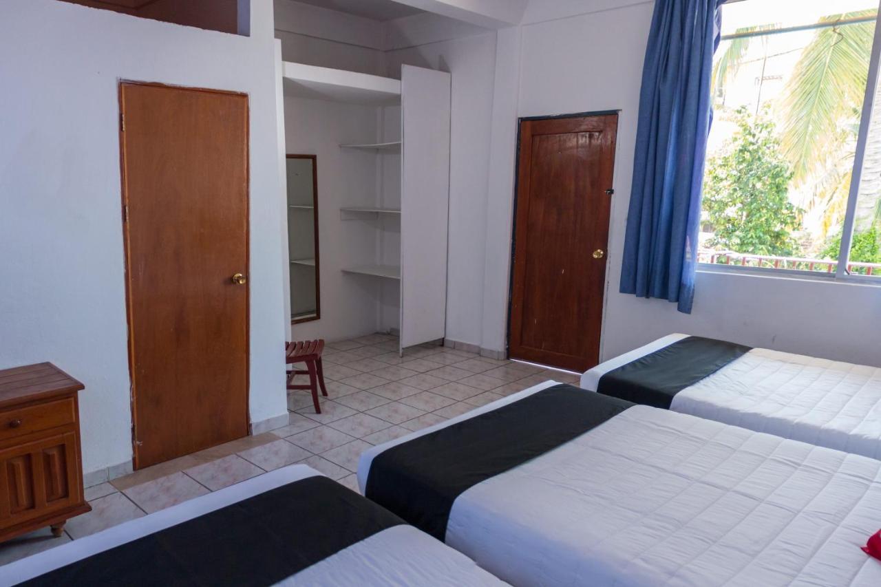 Hotel Adelita 지와타네호 외부 사진