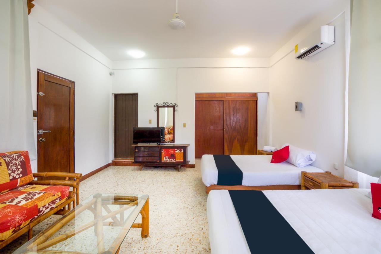 Hotel Adelita 지와타네호 외부 사진