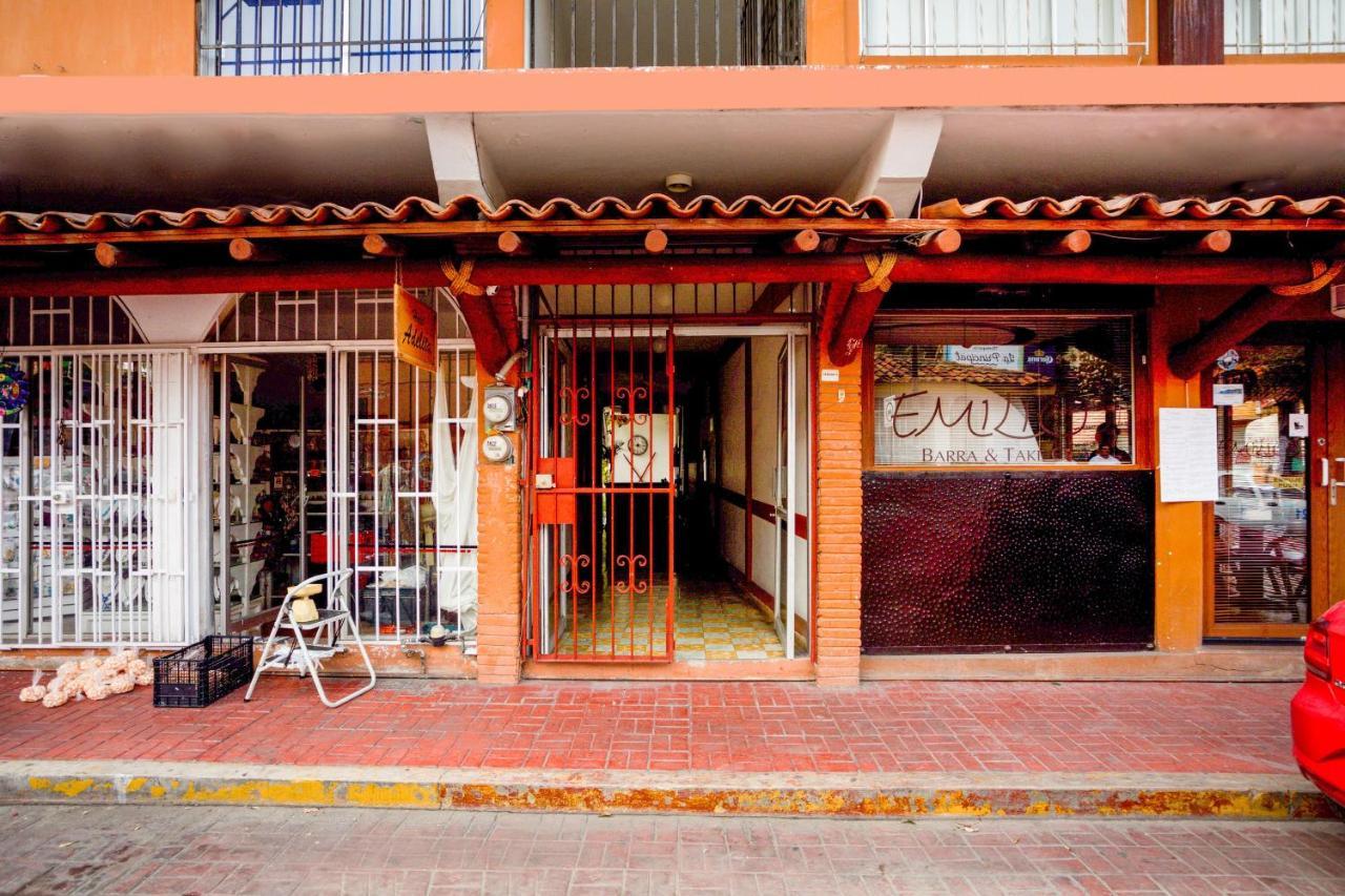 Hotel Adelita 지와타네호 외부 사진