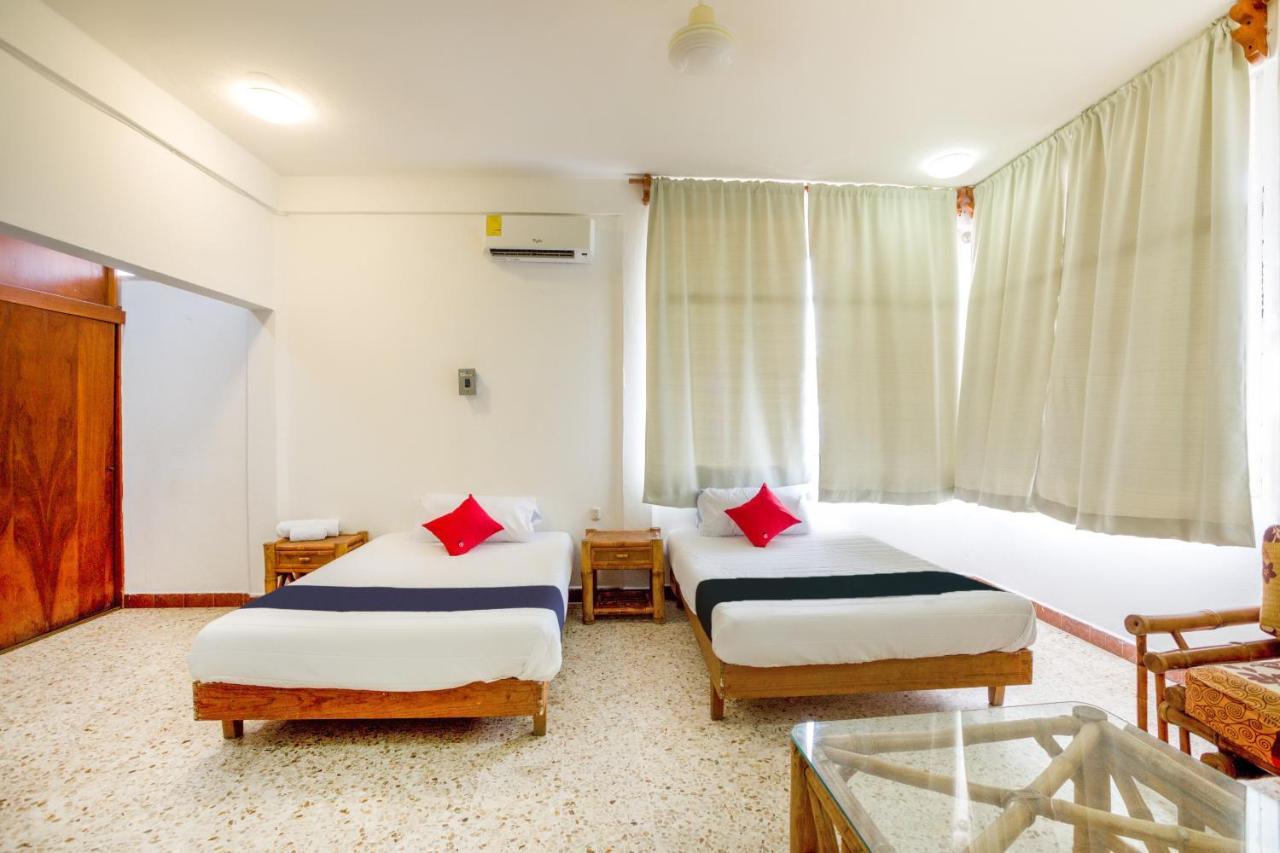 Hotel Adelita 지와타네호 외부 사진