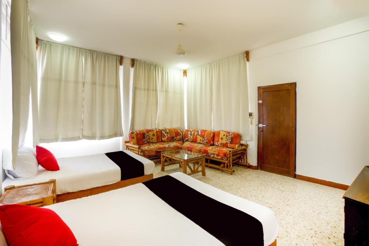 Hotel Adelita 지와타네호 외부 사진